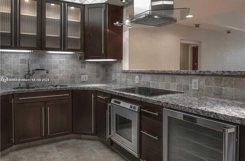 600 Three Islands Blvd 108, Hallandale Beach, Florida 33009, 2 Bedrooms Bedrooms, ,2 BathroomsBathrooms,Residentiallease,For Rent,600 Three Islands Blvd 108,A11539153