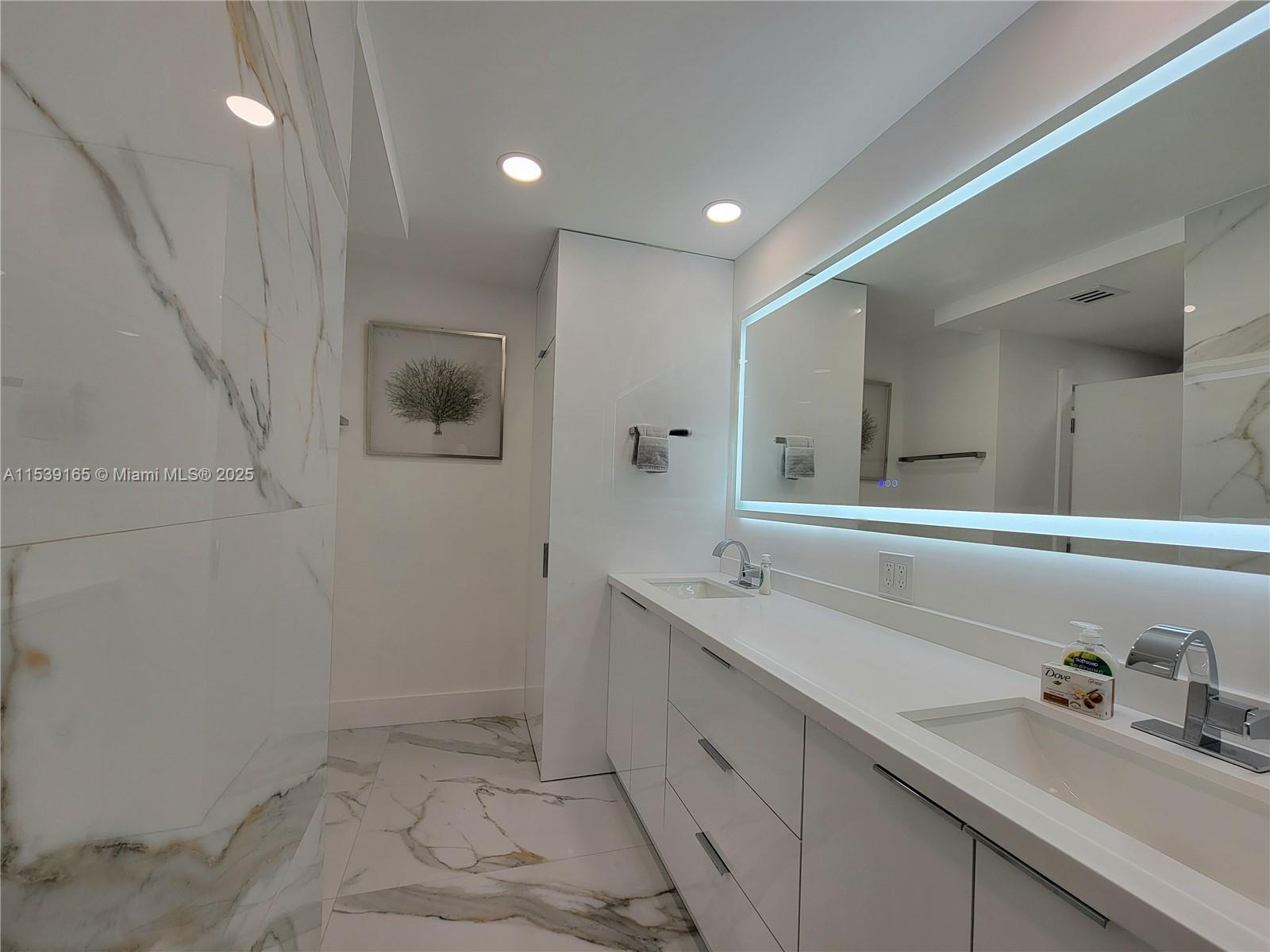 3505 S Ocean Dr (Penthouse) 1509, Hollywood, Florida 33019, 2 Bedrooms Bedrooms, ,2 BathroomsBathrooms,Residentiallease,For Rent,3505 S Ocean Dr (Penthouse) 1509,A11539165