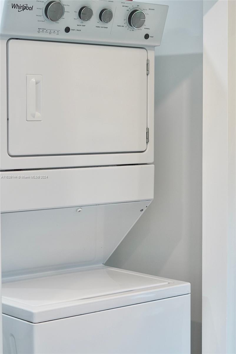 714 NW 8 AVE, Dania Beach, Florida 33004, 4 Bedrooms Bedrooms, ,3 BathroomsBathrooms,Residential,For Sale,714 NW 8 AVE,A11539144