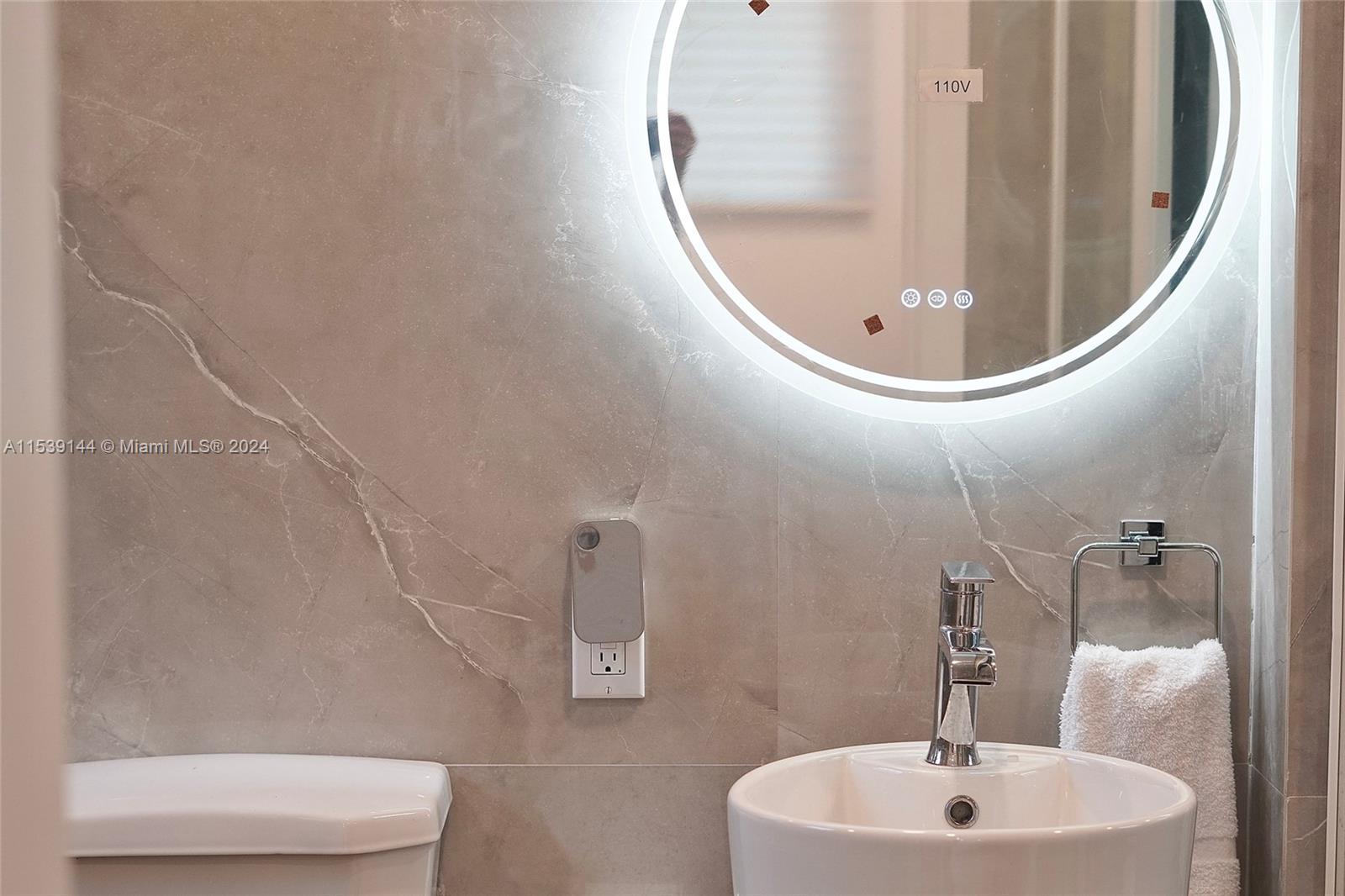 714 NW 8 AVE, Dania Beach, Florida 33004, 4 Bedrooms Bedrooms, ,3 BathroomsBathrooms,Residential,For Sale,714 NW 8 AVE,A11539144