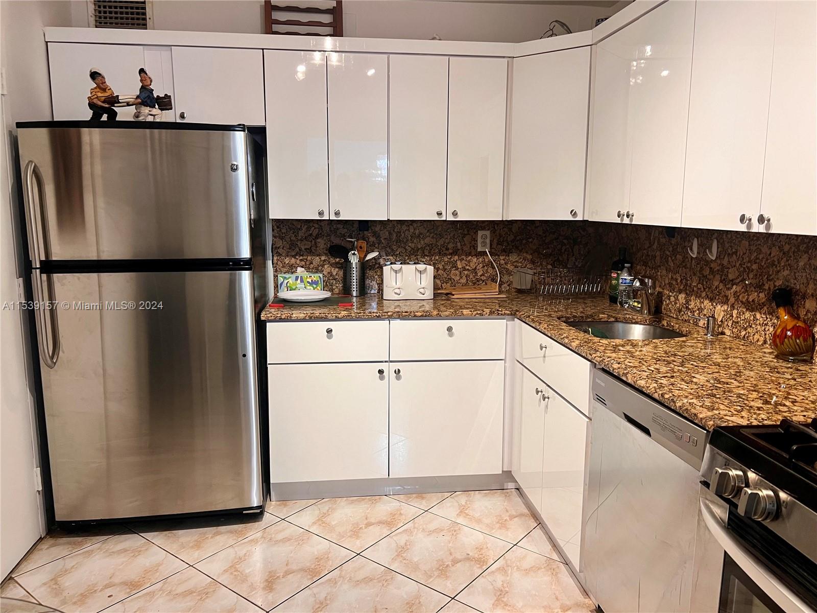 2030 S Ocean Dr 2018, Hallandale Beach, Florida 33009, 2 Bedrooms Bedrooms, ,2 BathroomsBathrooms,Residentiallease,For Rent,2030 S Ocean Dr 2018,A11539157