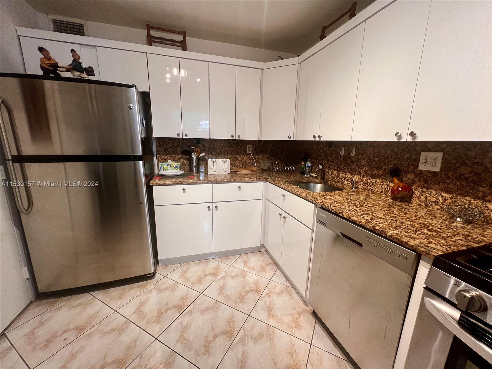 2030 S Ocean Dr 2018, Hallandale Beach, Florida 33009, 2 Bedrooms Bedrooms, ,2 BathroomsBathrooms,Residentiallease,For Rent,2030 S Ocean Dr 2018,A11539157