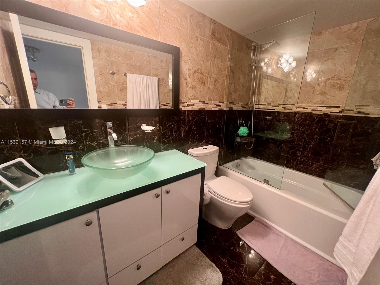 2030 S Ocean Dr 2018, Hallandale Beach, Florida 33009, 2 Bedrooms Bedrooms, ,2 BathroomsBathrooms,Residentiallease,For Rent,2030 S Ocean Dr 2018,A11539157