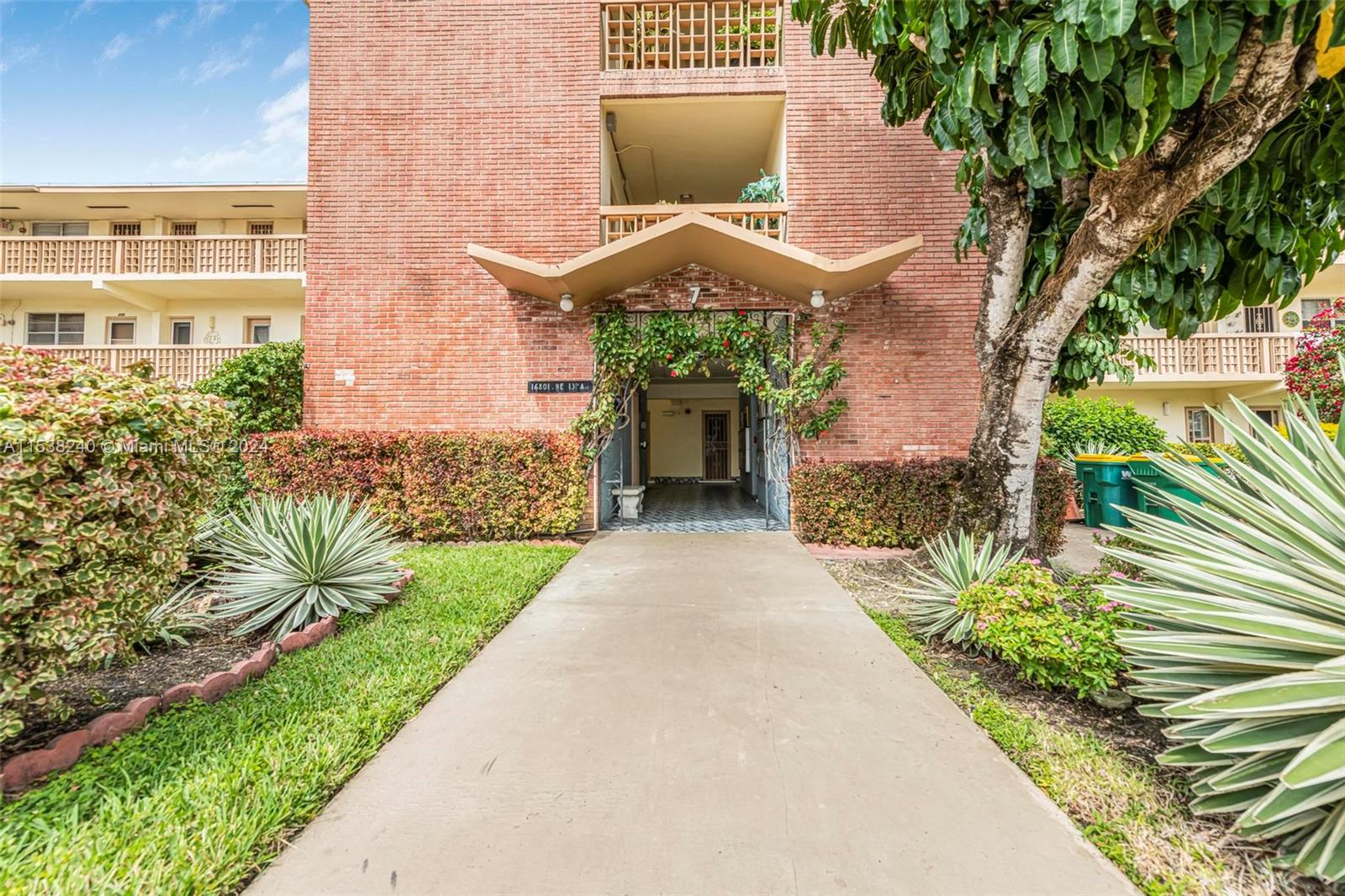 16801 13th Ave, Miami, FL, 33162 United States, 1 Bedroom Bedrooms, ,1 BathroomBathrooms,Residential,For Sale,13th Ave,A11538240