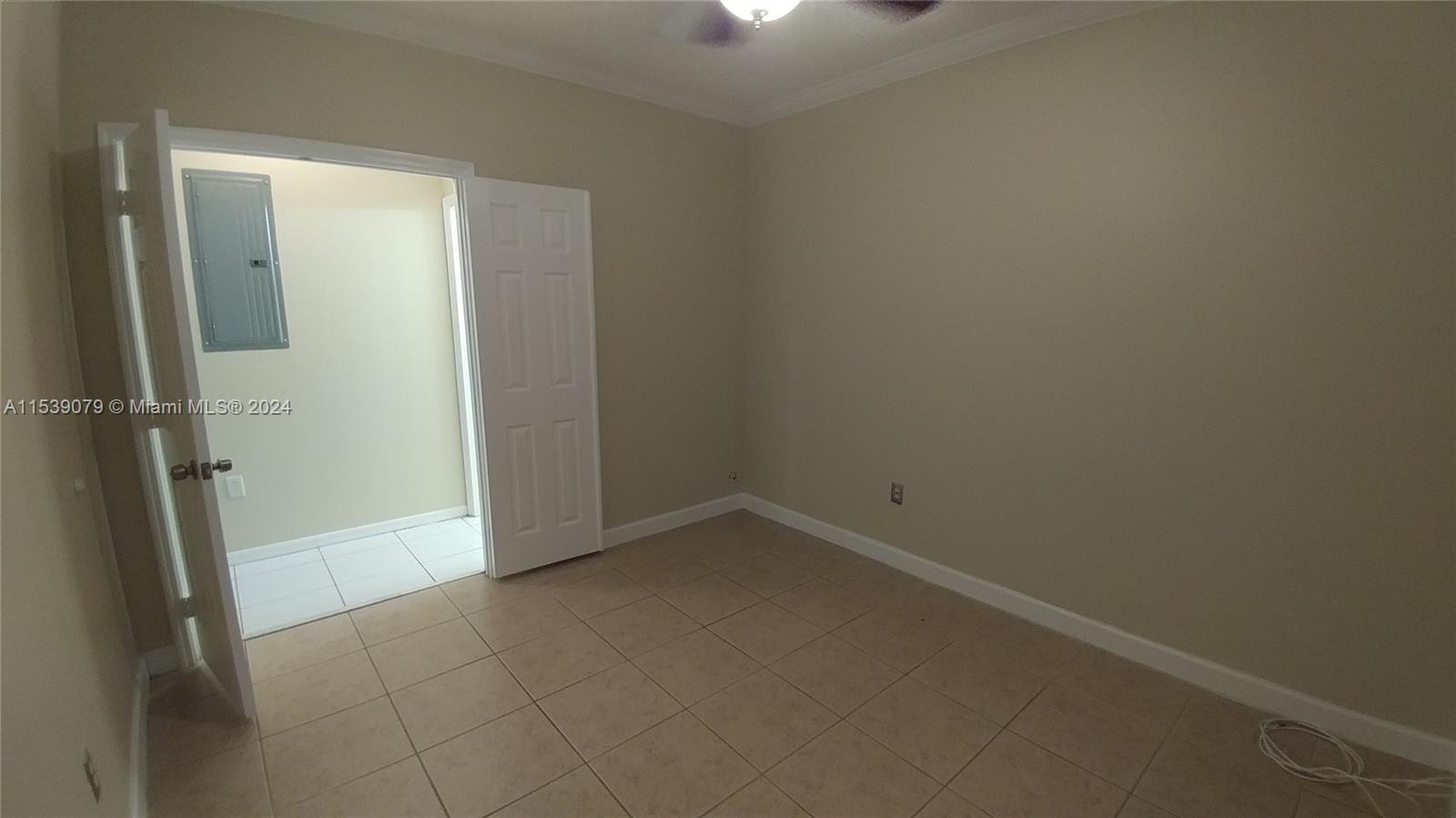 2242 NE 42nd Cir, Homestead, Florida 33033, 4 Bedrooms Bedrooms, ,3 BathroomsBathrooms,Residentiallease,For Rent,2242 NE 42nd Cir,A11539079