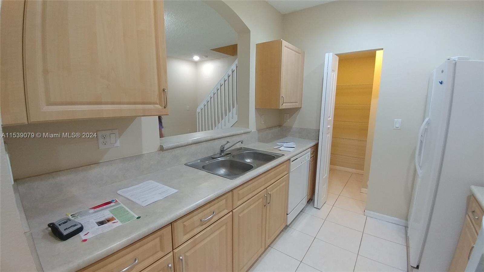 2242 NE 42nd Cir, Homestead, Florida 33033, 4 Bedrooms Bedrooms, ,3 BathroomsBathrooms,Residentiallease,For Rent,2242 NE 42nd Cir,A11539079