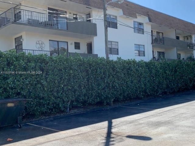 9022 NE 8th Ave 2K, Miami Shores, Florida 33138, 2 Bedrooms Bedrooms, ,1 BathroomBathrooms,Residential,For Sale,9022 NE 8th Ave 2K,A11539196