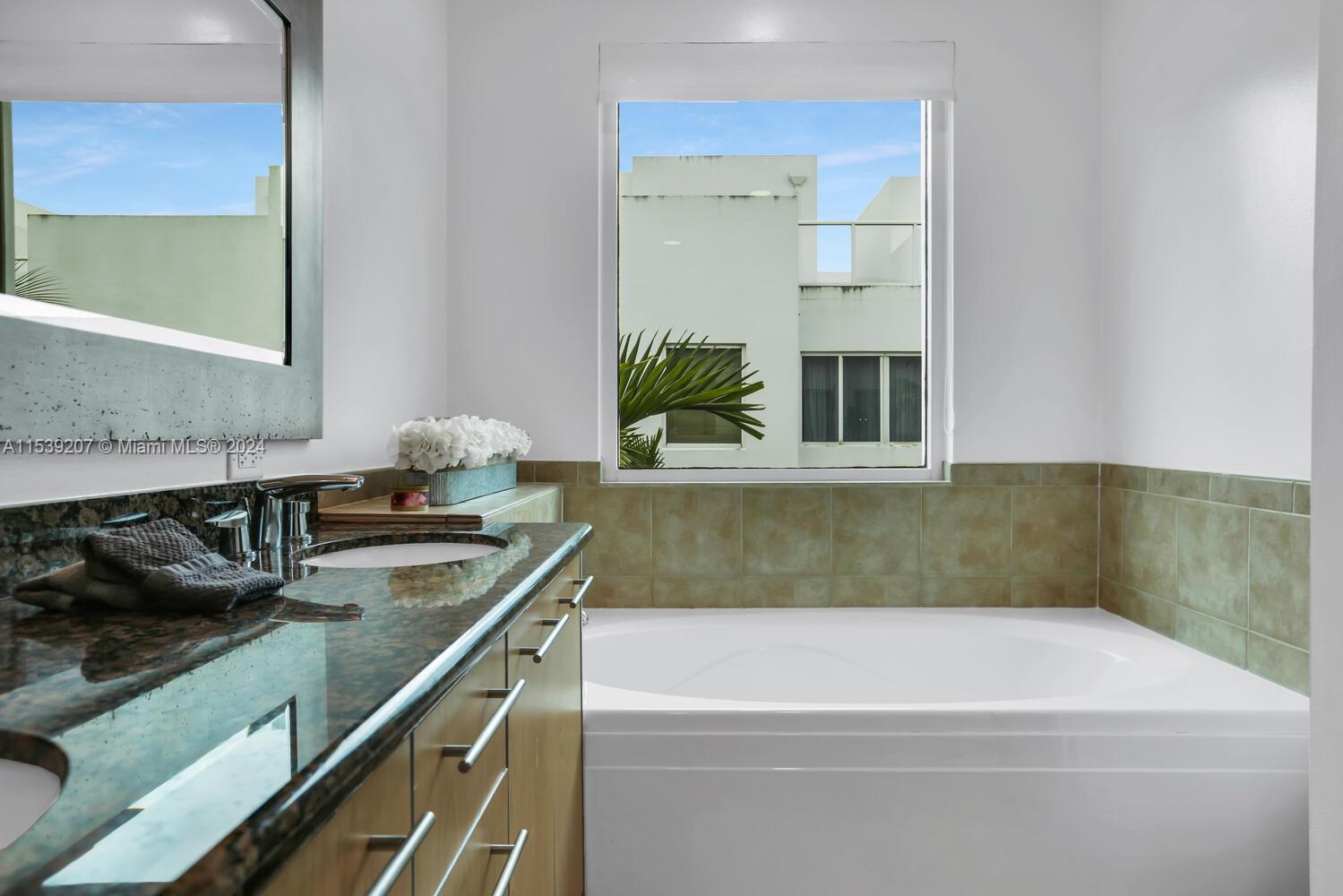 Primary Bathroom - 3rd floor