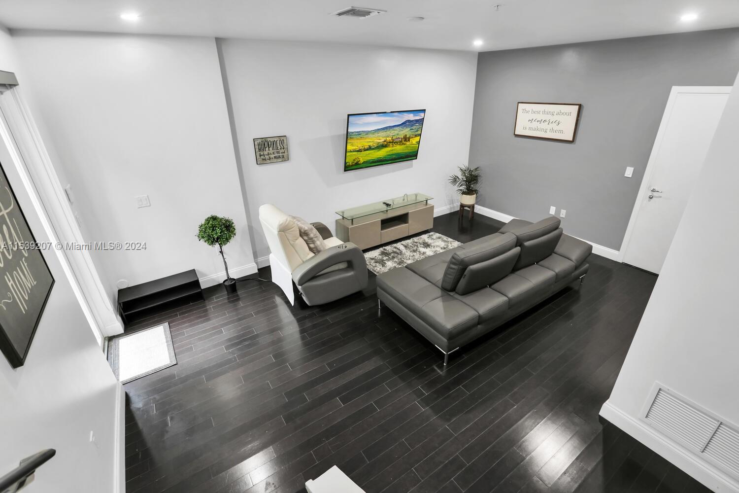 1st floor - office/den or 3rd bedroom