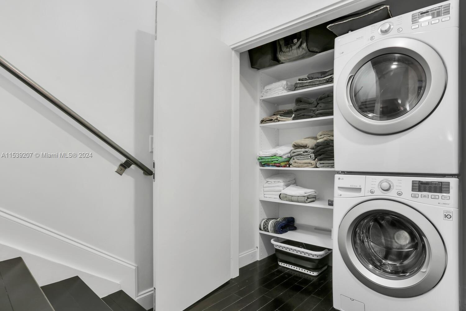 Washer/Dryer - 3rd floor
