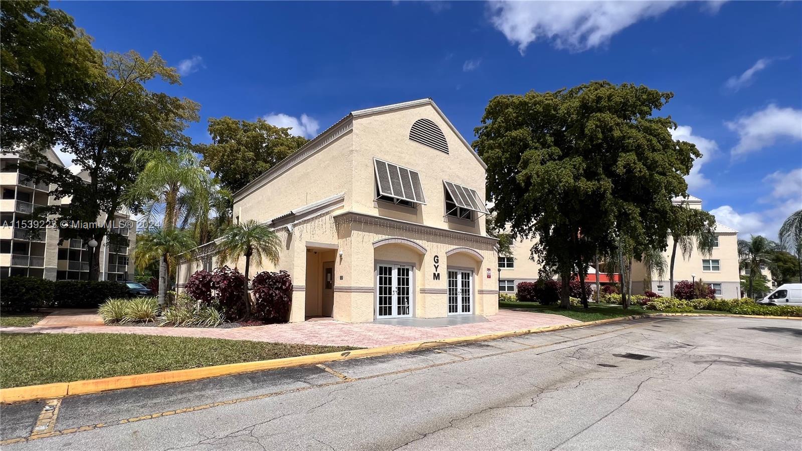 8323 Lake Dr, Doral, FL, 33166 United States, 2 Bedrooms Bedrooms, ,2 BathroomsBathrooms,Residential,For Sale,Lake Dr,A11539223