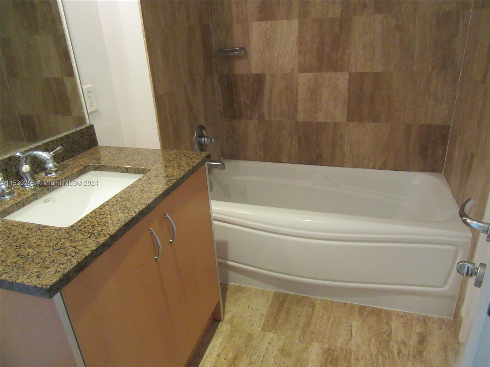 300 S Biscayne Blvd T-2805, Miami, Florida 33131, 1 Bedroom Bedrooms, ,1 BathroomBathrooms,Residentiallease,For Rent,300 S Biscayne Blvd T-2805,A11539256