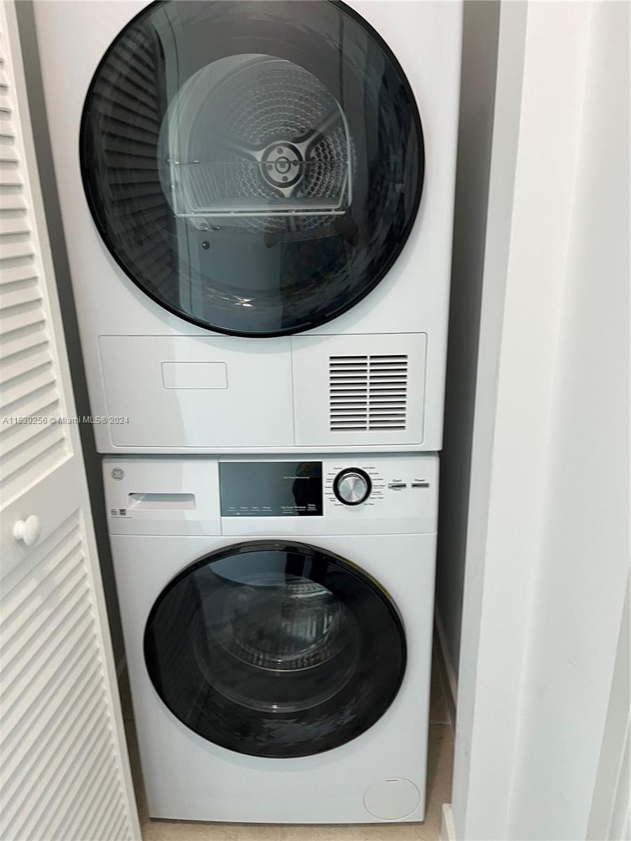 300 S Biscayne Blvd T-2805, Miami, Florida 33131, 1 Bedroom Bedrooms, ,1 BathroomBathrooms,Residentiallease,For Rent,300 S Biscayne Blvd T-2805,A11539256