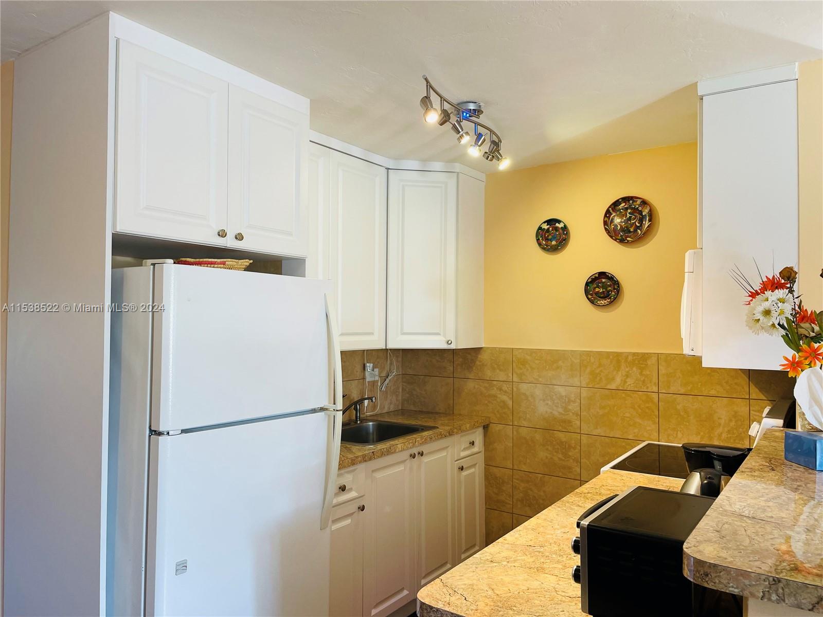 15610 NE 6th Ave 18C, Miami, Florida 33162, 1 Bedroom Bedrooms, ,1 BathroomBathrooms,Residential,For Sale,15610 NE 6th Ave 18C,A11538522