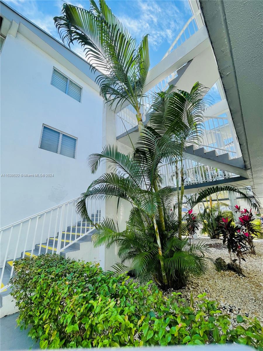 15610 6th Ave, Miami, FL, 33162 United States, 1 Bedroom Bedrooms, ,1 BathroomBathrooms,Residential,For Sale,6th Ave,A11538522