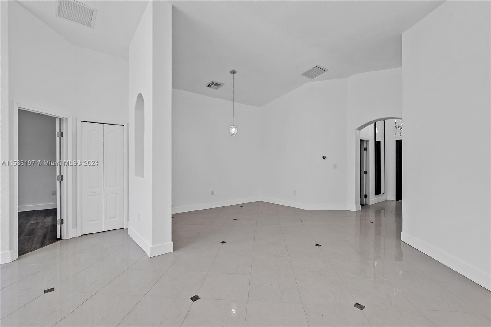 2236 SW 156th Ct, Miami, Florida 33185, 3 Bedrooms Bedrooms, ,2 BathroomsBathrooms,Residential,For Sale,2236 SW 156th Ct,A11538197