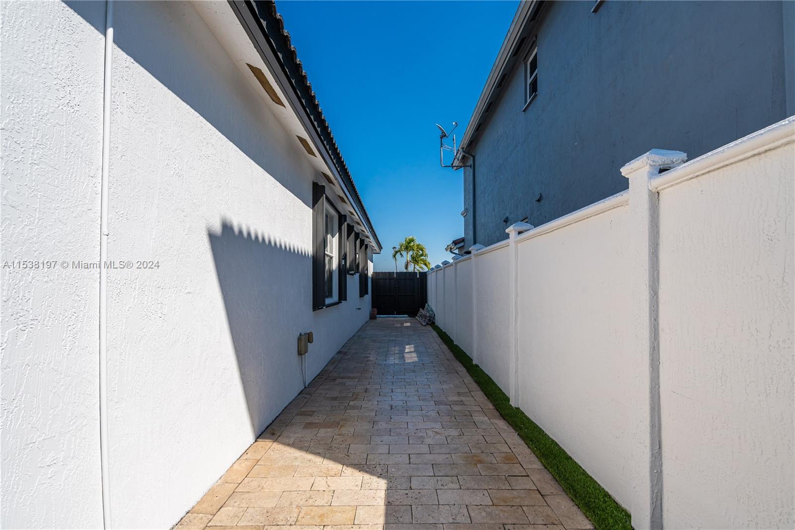 2236 SW 156th Ct, Miami, Florida 33185, 3 Bedrooms Bedrooms, ,2 BathroomsBathrooms,Residential,For Sale,2236 SW 156th Ct,A11538197