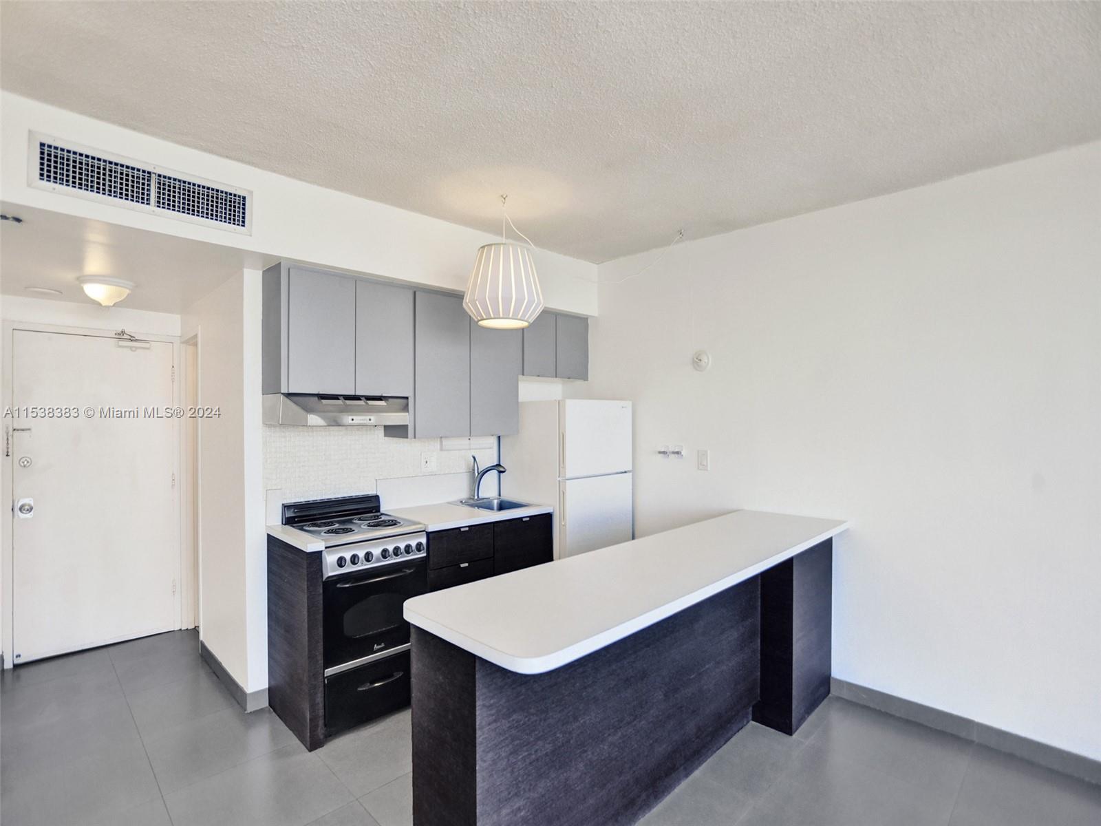 1720 Harrison St 11G, Hollywood, Florida 33020, ,1 BathroomBathrooms,Residential,For Sale,1720 Harrison St 11G,A11538383