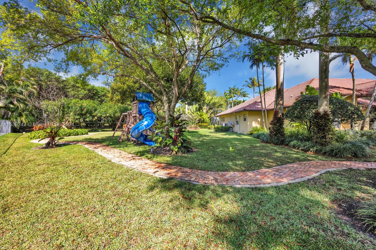 8855 111th Ter, Miami, FL, 33176 United States, 5 Bedrooms Bedrooms, ,5 BathroomsBathrooms,Residential,For Sale,111th Ter,A11539242