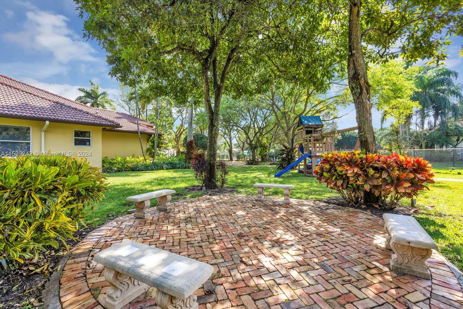 8855 111th Ter, Miami, FL, 33176 United States, 5 Bedrooms Bedrooms, ,5 BathroomsBathrooms,Residential,For Sale,111th Ter,A11539242