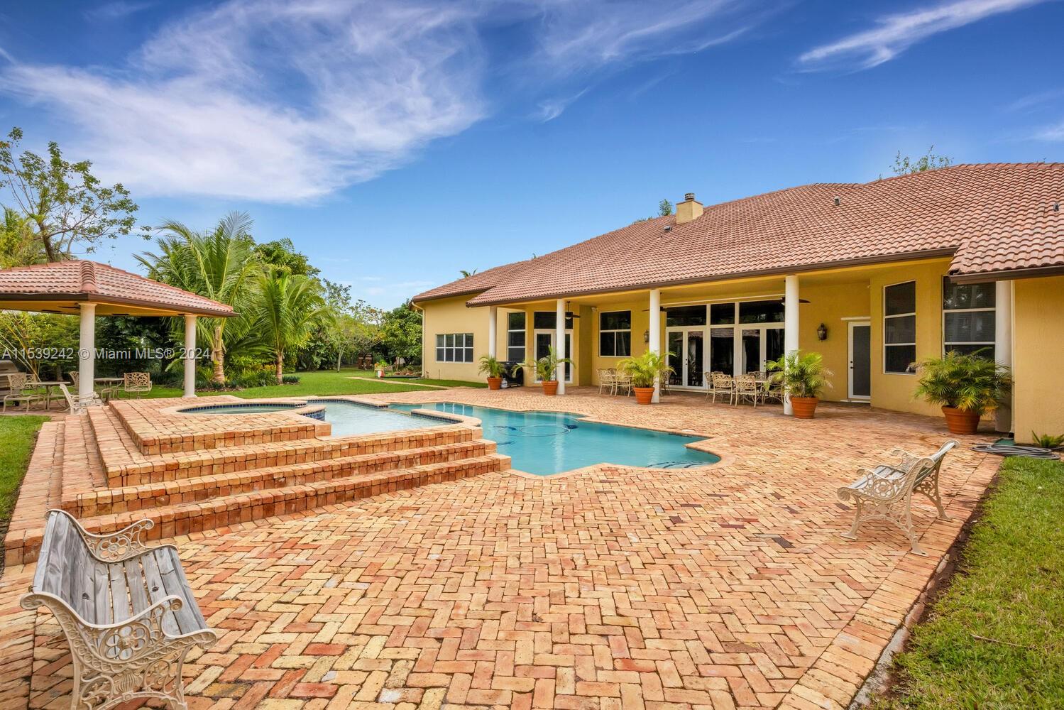 8855 111th Ter, Miami, FL, 33176 United States, 5 Bedrooms Bedrooms, ,5 BathroomsBathrooms,Residential,For Sale,111th Ter,A11539242