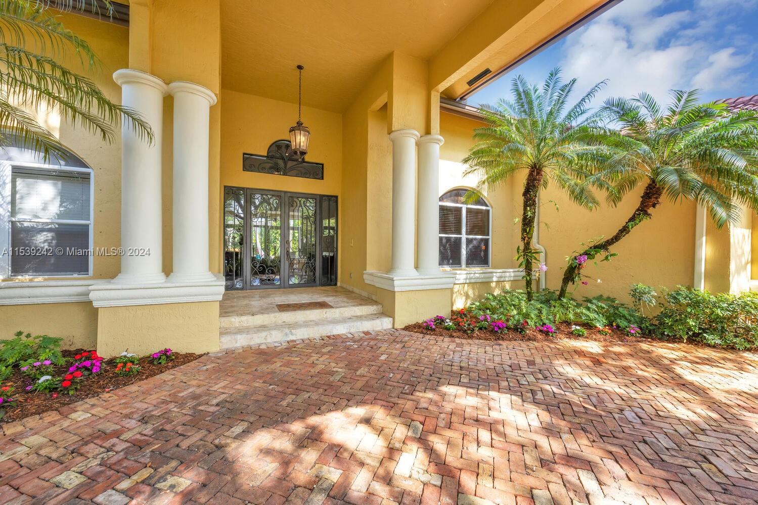 8855 111th Ter, Miami, FL, 33176 United States, 5 Bedrooms Bedrooms, ,5 BathroomsBathrooms,Residential,For Sale,111th Ter,A11539242