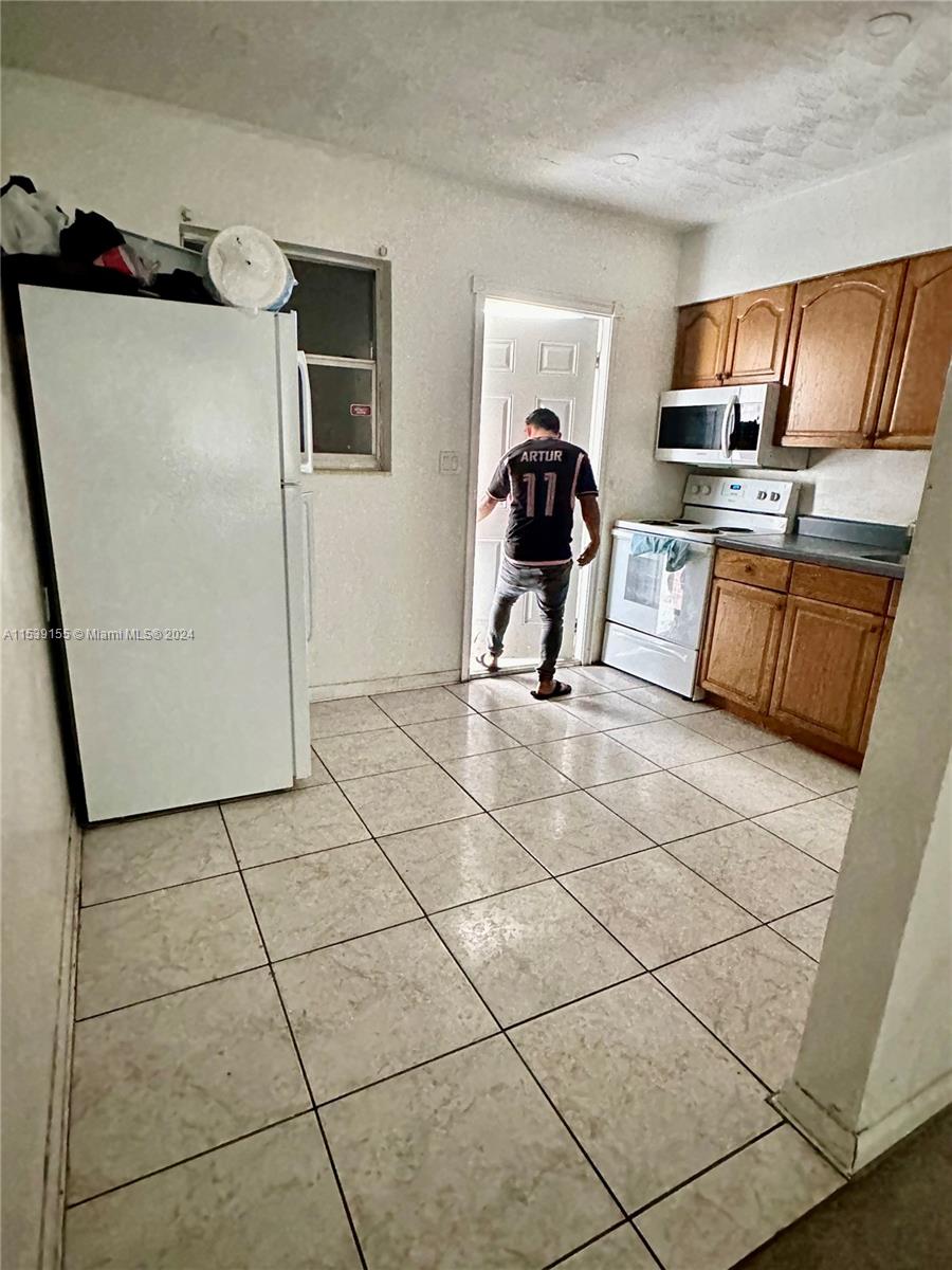 6232 Dewey St, Hollywood, Florida 33023, ,Residentialincome,For Sale,6232 Dewey St,A11539155