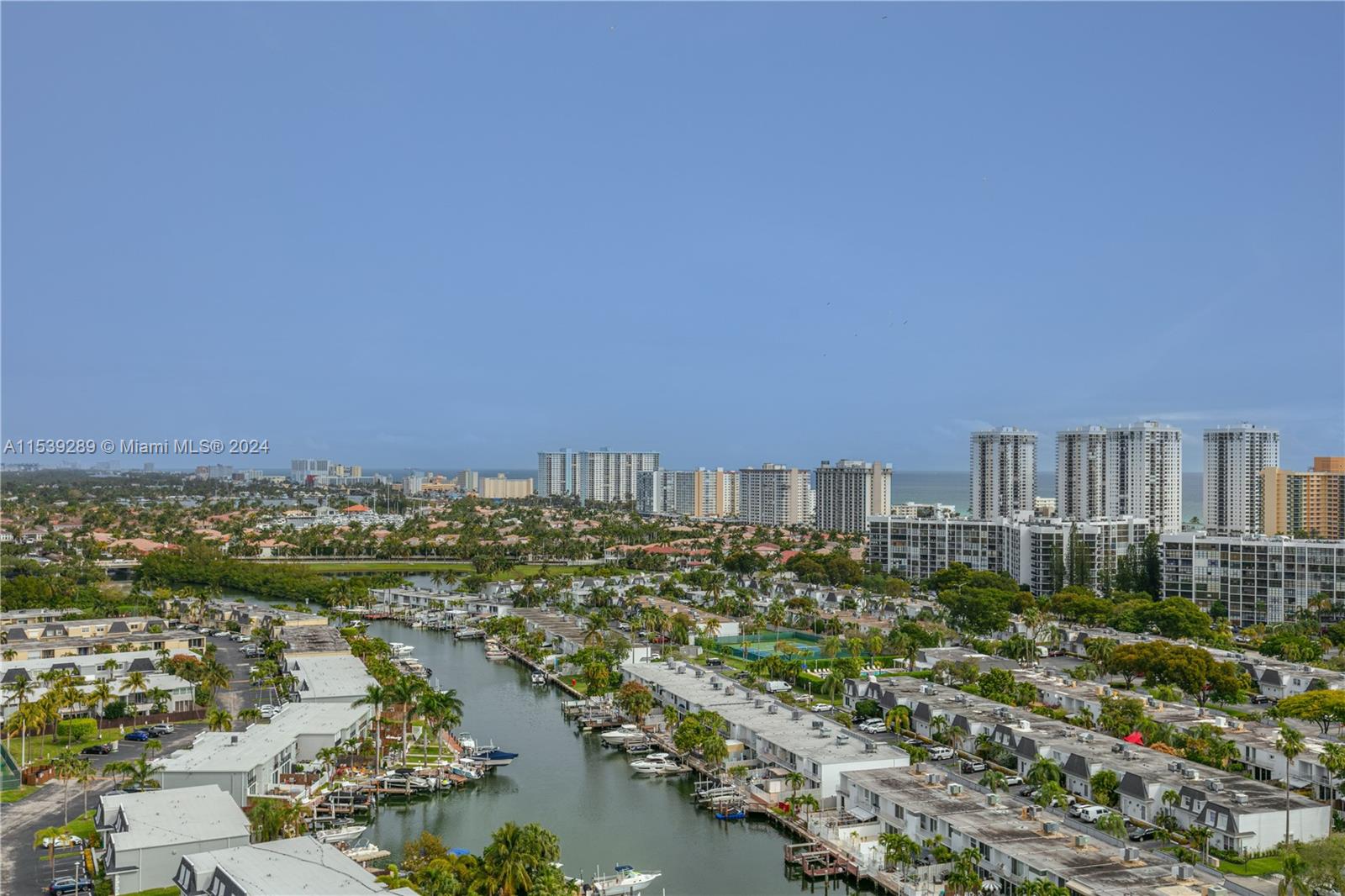 2500 Parkview dr 2009, Hallandale Beach, Florida 33009, 1 Bedroom Bedrooms, ,1 BathroomBathrooms,Residential,For Sale,2500 Parkview dr 2009,A11539289