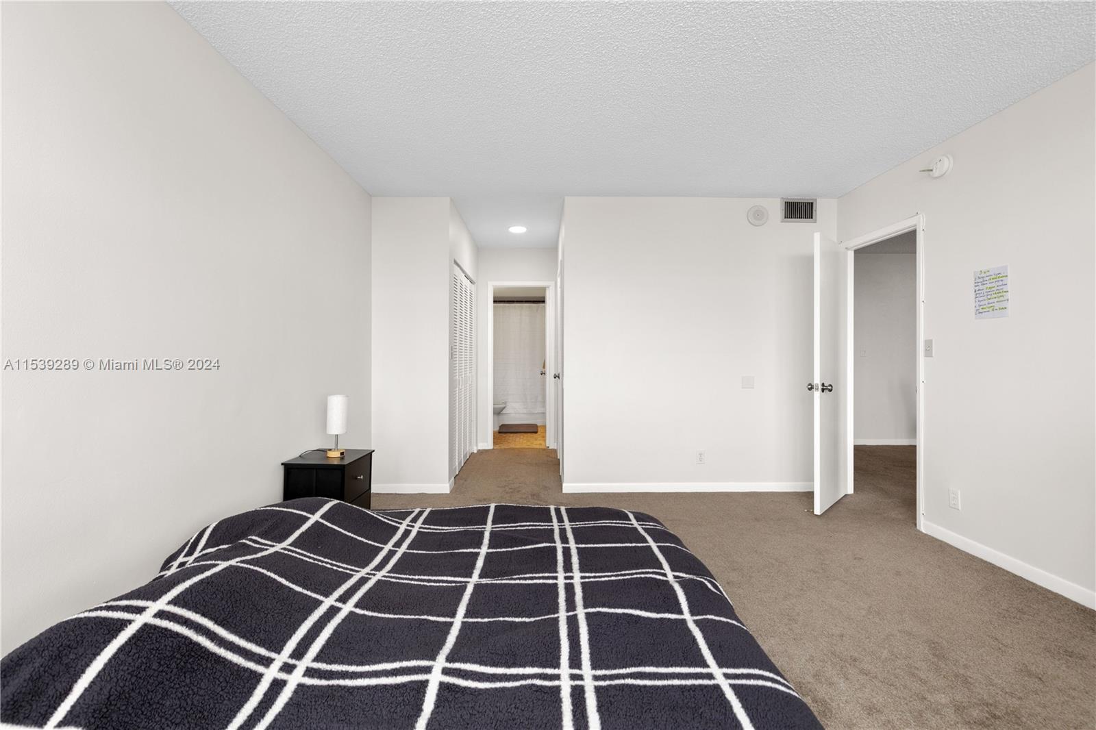 2500 Parkview dr 2009, Hallandale Beach, Florida 33009, 1 Bedroom Bedrooms, ,1 BathroomBathrooms,Residential,For Sale,2500 Parkview dr 2009,A11539289