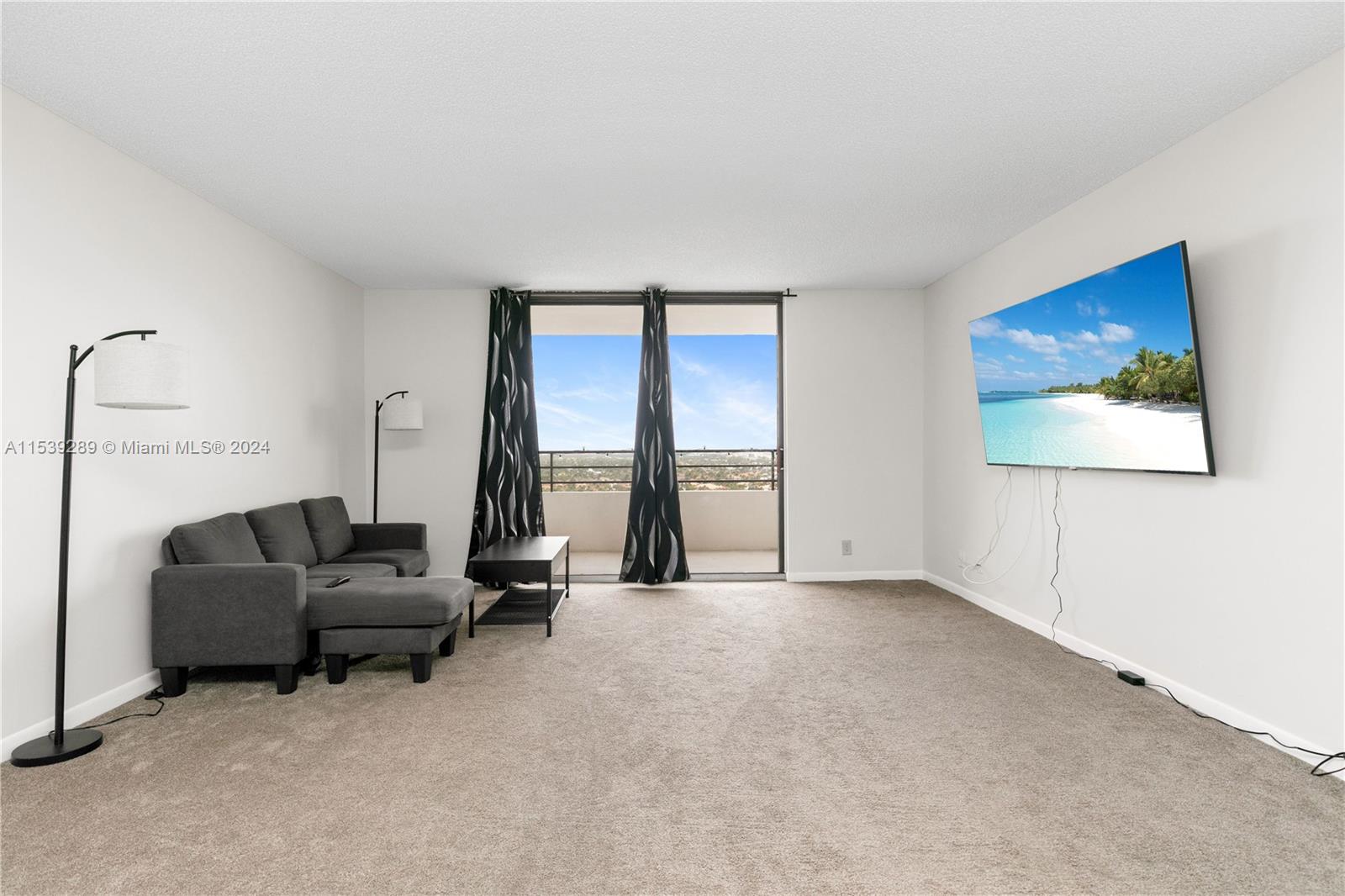 2500 Parkview dr 2009, Hallandale Beach, Florida 33009, 1 Bedroom Bedrooms, ,1 BathroomBathrooms,Residential,For Sale,2500 Parkview dr 2009,A11539289