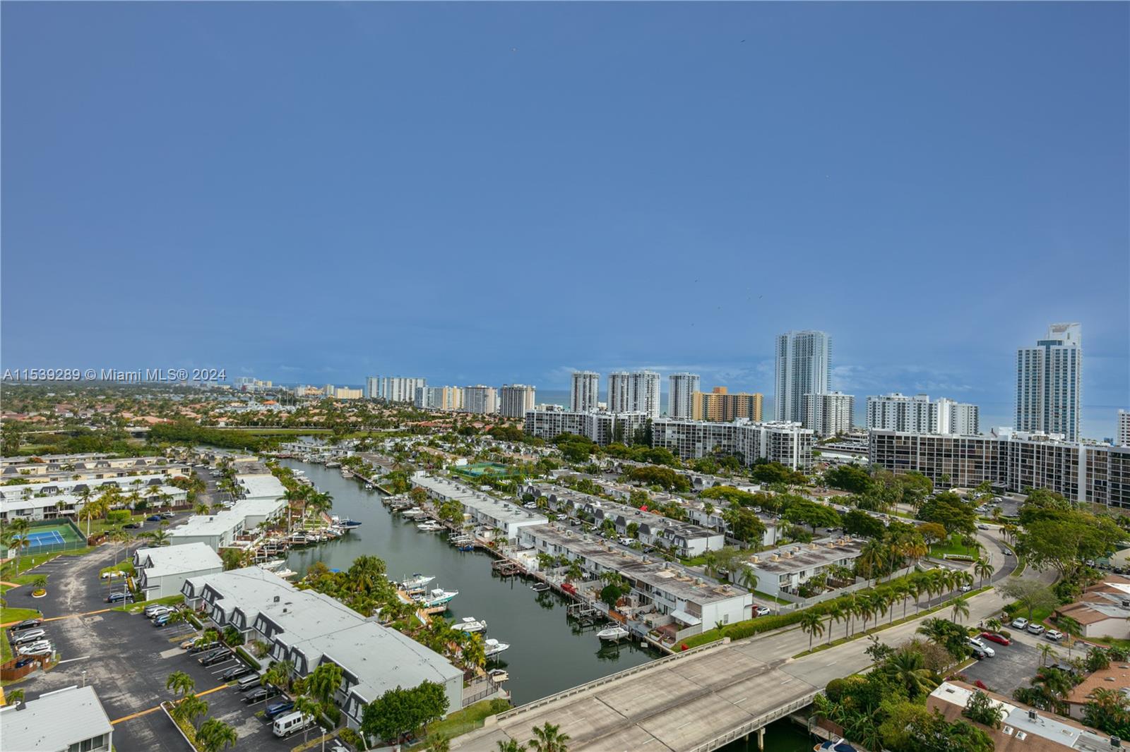 2500 Parkview dr 2009, Hallandale Beach, Florida 33009, 1 Bedroom Bedrooms, ,1 BathroomBathrooms,Residential,For Sale,2500 Parkview dr 2009,A11539289