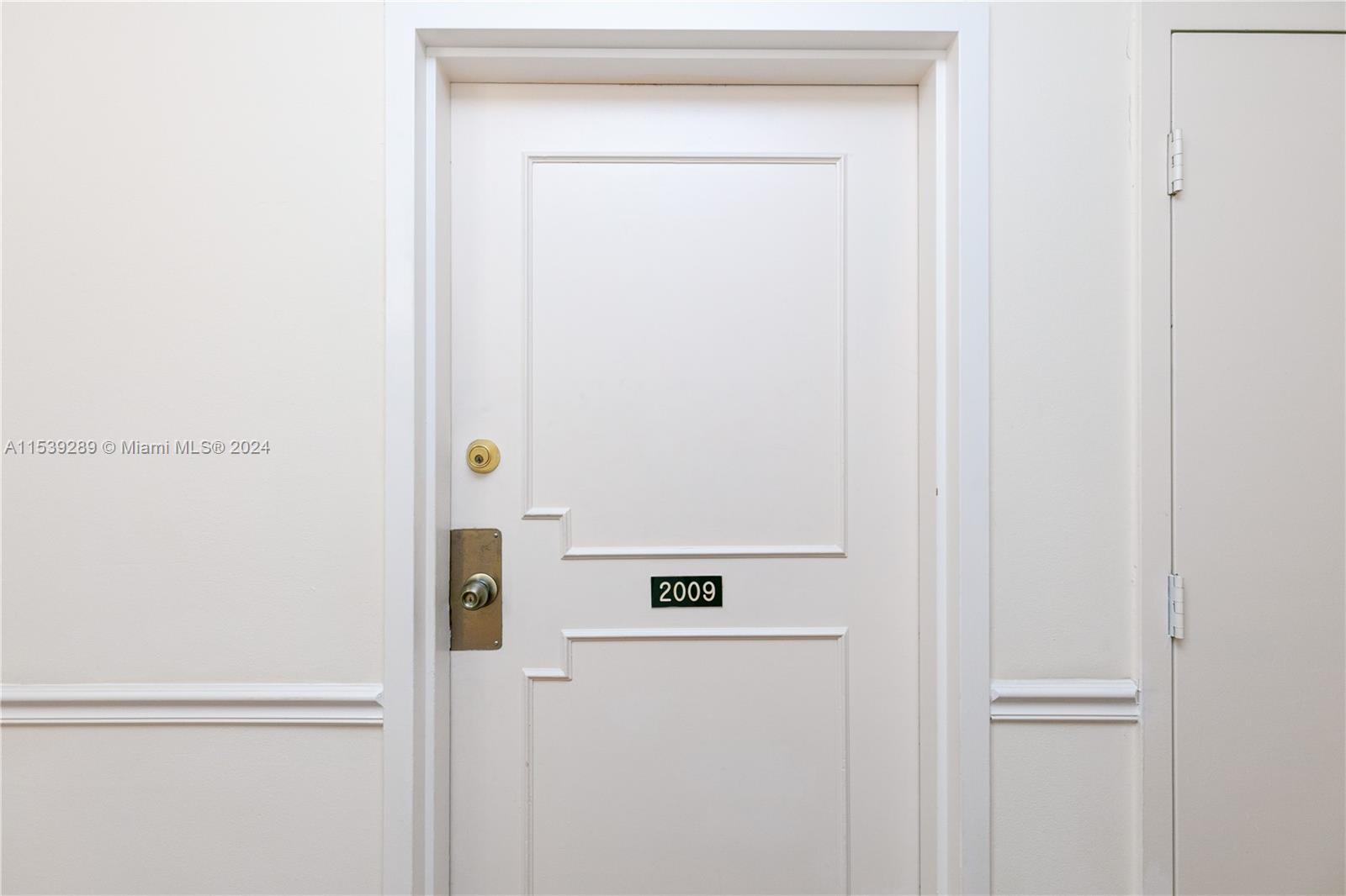 2500 Parkview dr 2009, Hallandale Beach, Florida 33009, 1 Bedroom Bedrooms, ,1 BathroomBathrooms,Residential,For Sale,2500 Parkview dr 2009,A11539289