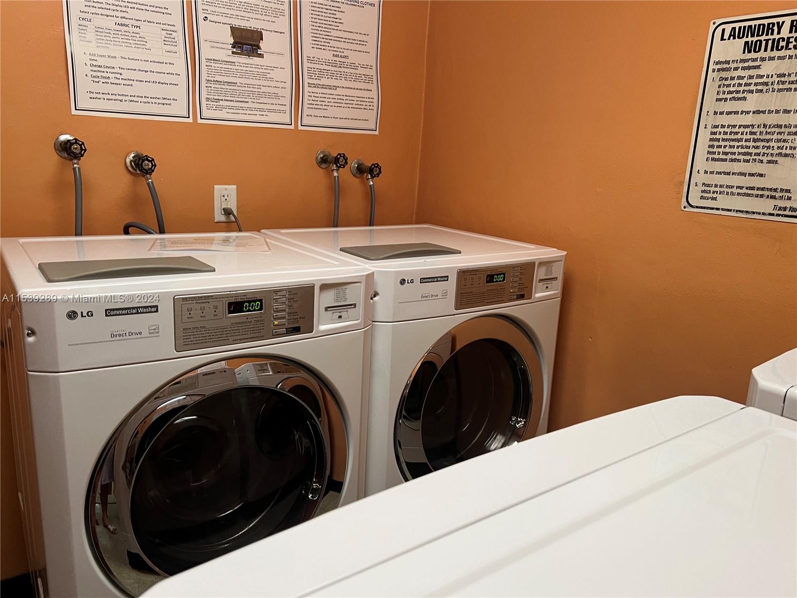 2500 Parkview dr 2009, Hallandale Beach, Florida 33009, 1 Bedroom Bedrooms, ,1 BathroomBathrooms,Residential,For Sale,2500 Parkview dr 2009,A11539289