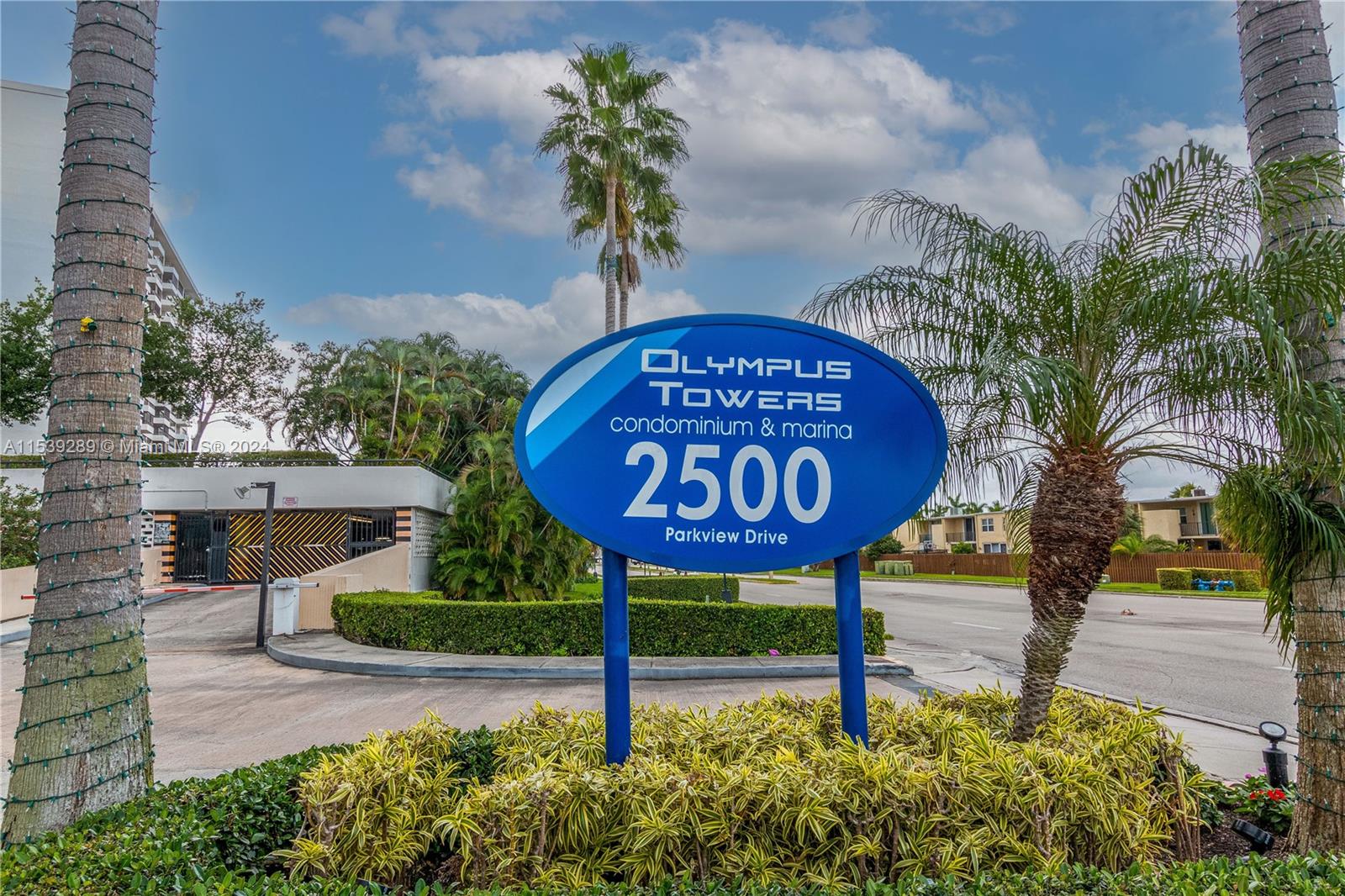 2500 Parkview dr 2009, Hallandale Beach, Florida 33009, 1 Bedroom Bedrooms, ,1 BathroomBathrooms,Residential,For Sale,2500 Parkview dr 2009,A11539289