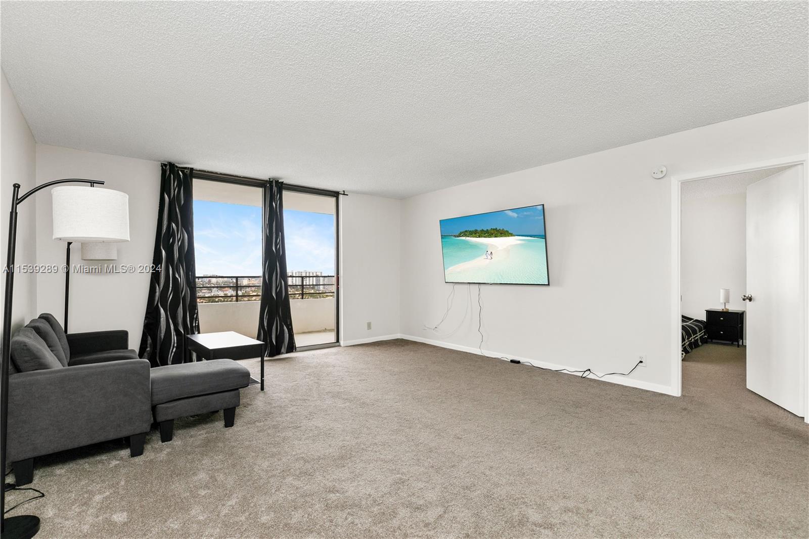 2500 Parkview dr 2009, Hallandale Beach, Florida 33009, 1 Bedroom Bedrooms, ,1 BathroomBathrooms,Residential,For Sale,2500 Parkview dr 2009,A11539289