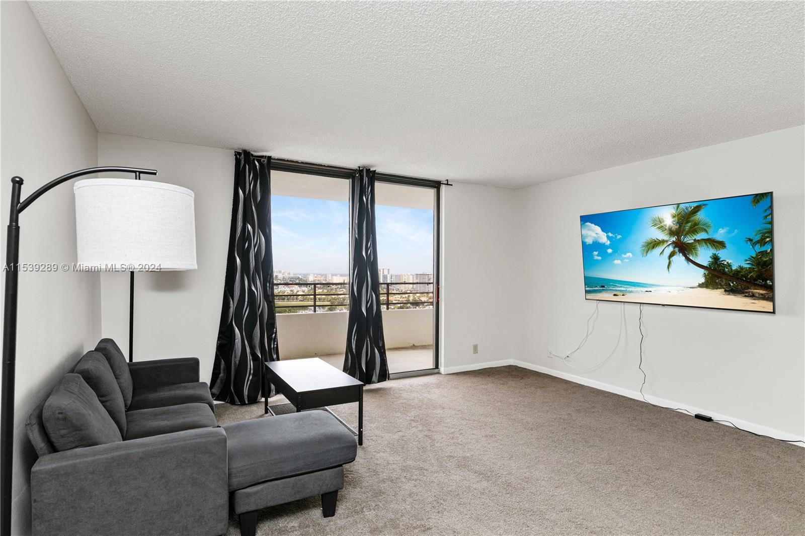 2500 Parkview dr 2009, Hallandale Beach, Florida 33009, 1 Bedroom Bedrooms, ,1 BathroomBathrooms,Residential,For Sale,2500 Parkview dr 2009,A11539289