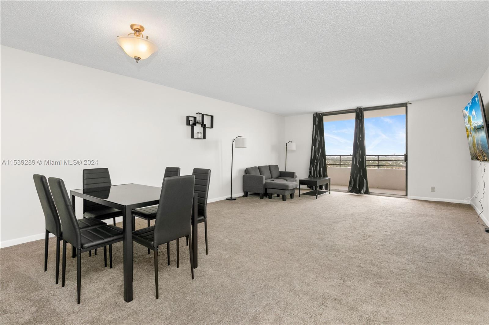 2500 Parkview dr 2009, Hallandale Beach, Florida 33009, 1 Bedroom Bedrooms, ,1 BathroomBathrooms,Residential,For Sale,2500 Parkview dr 2009,A11539289