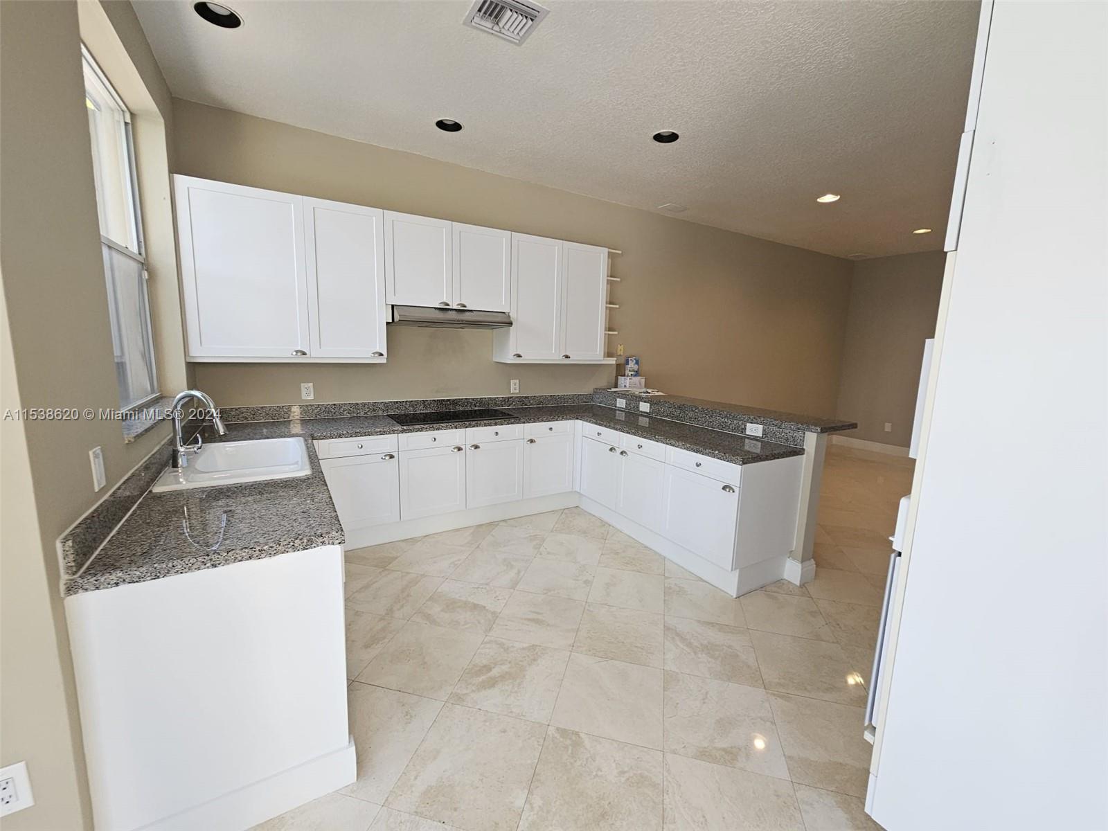 3772 NE 207th Ter, Aventura, Florida 33180, 4 Bedrooms Bedrooms, ,3 BathroomsBathrooms,Residentiallease,For Rent,3772 NE 207th Ter,A11538620