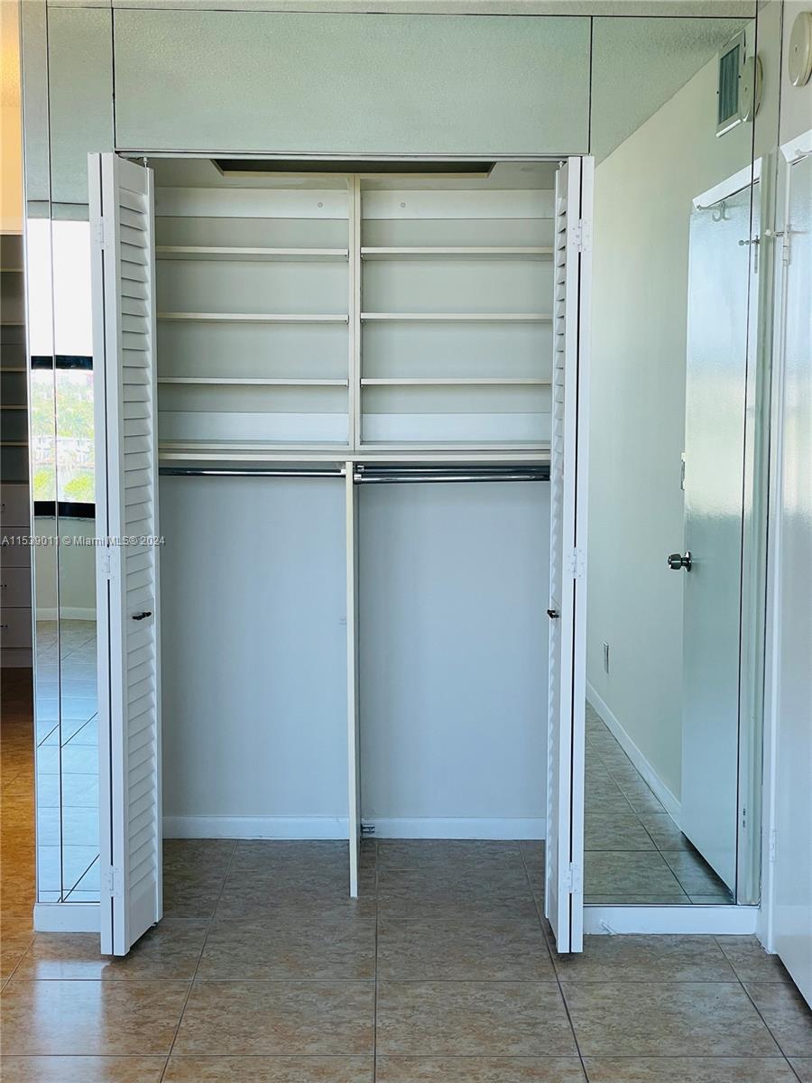 2500 Parkview Dr 907, Hallandale Beach, Florida 33009, 2 Bedrooms Bedrooms, ,2 BathroomsBathrooms,Residentiallease,For Rent,2500 Parkview Dr 907,A11539011