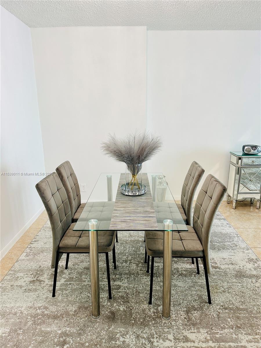 2500 Parkview Dr 907, Hallandale Beach, Florida 33009, 2 Bedrooms Bedrooms, ,2 BathroomsBathrooms,Residentiallease,For Rent,2500 Parkview Dr 907,A11539011