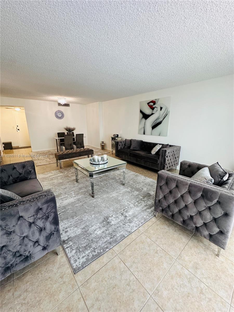 2500 Parkview Dr 907, Hallandale Beach, Florida 33009, 2 Bedrooms Bedrooms, ,2 BathroomsBathrooms,Residentiallease,For Rent,2500 Parkview Dr 907,A11539011