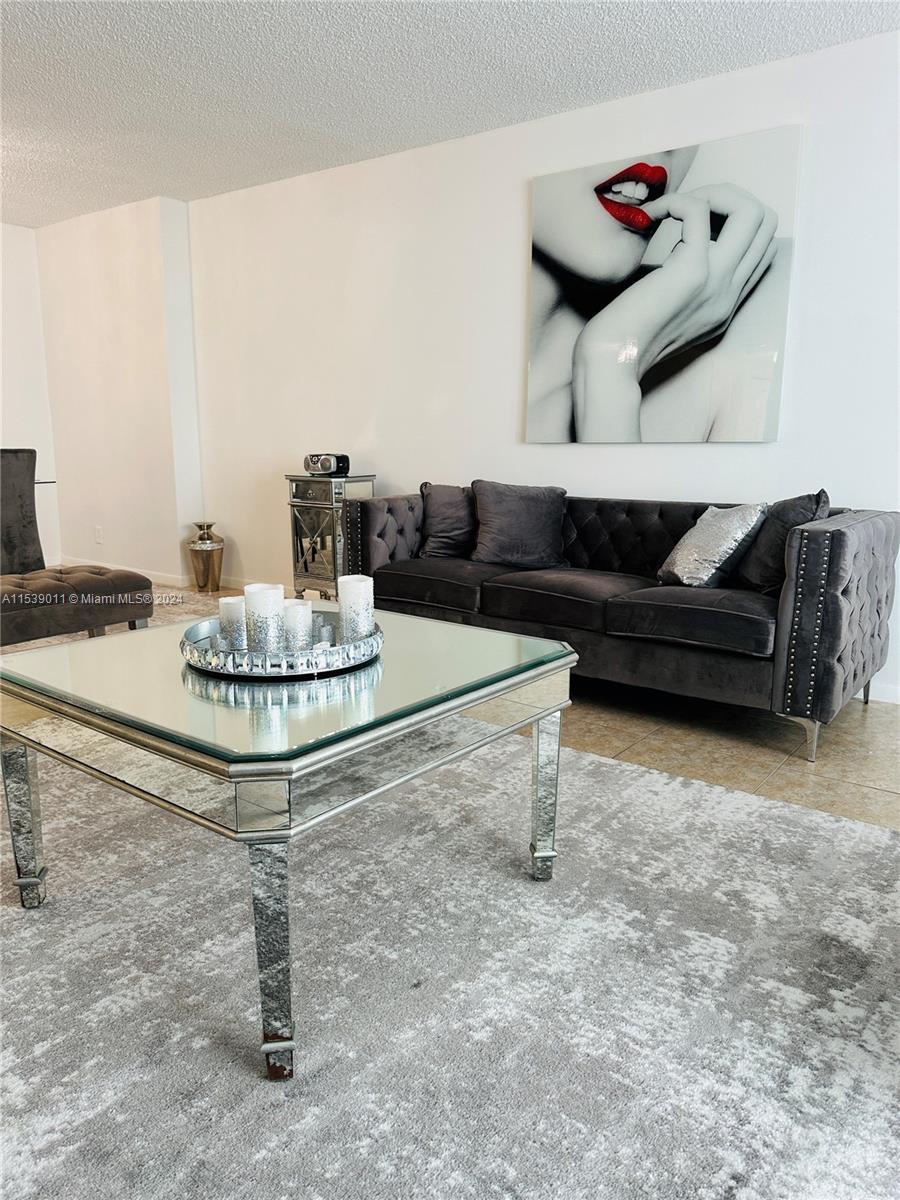 2500 Parkview Dr 907, Hallandale Beach, Florida 33009, 2 Bedrooms Bedrooms, ,2 BathroomsBathrooms,Residentiallease,For Rent,2500 Parkview Dr 907,A11539011