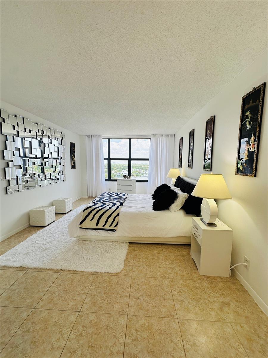 2500 Parkview Dr 907, Hallandale Beach, Florida 33009, 2 Bedrooms Bedrooms, ,2 BathroomsBathrooms,Residentiallease,For Rent,2500 Parkview Dr 907,A11539011