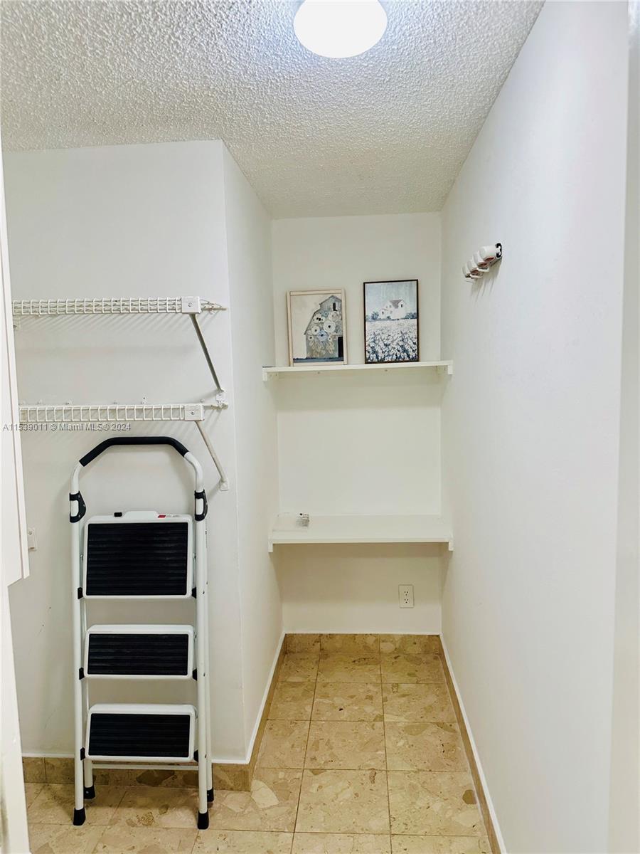 2500 Parkview Dr 907, Hallandale Beach, Florida 33009, 2 Bedrooms Bedrooms, ,2 BathroomsBathrooms,Residentiallease,For Rent,2500 Parkview Dr 907,A11539011