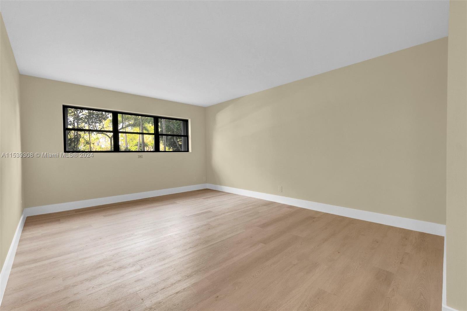 3200 Port Royale Dr N, Fort Lauderdale, FL, 33308 United States, 2 Bedrooms Bedrooms, ,2 BathroomsBathrooms,Residential,For Sale,Port Royale Dr N,A11539308