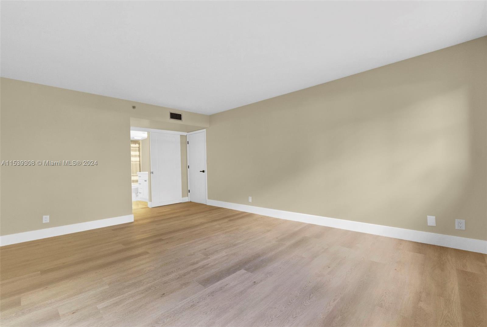 3200 Port Royale Dr N, Fort Lauderdale, FL, 33308 United States, 2 Bedrooms Bedrooms, ,2 BathroomsBathrooms,Residential,For Sale,Port Royale Dr N,A11539308