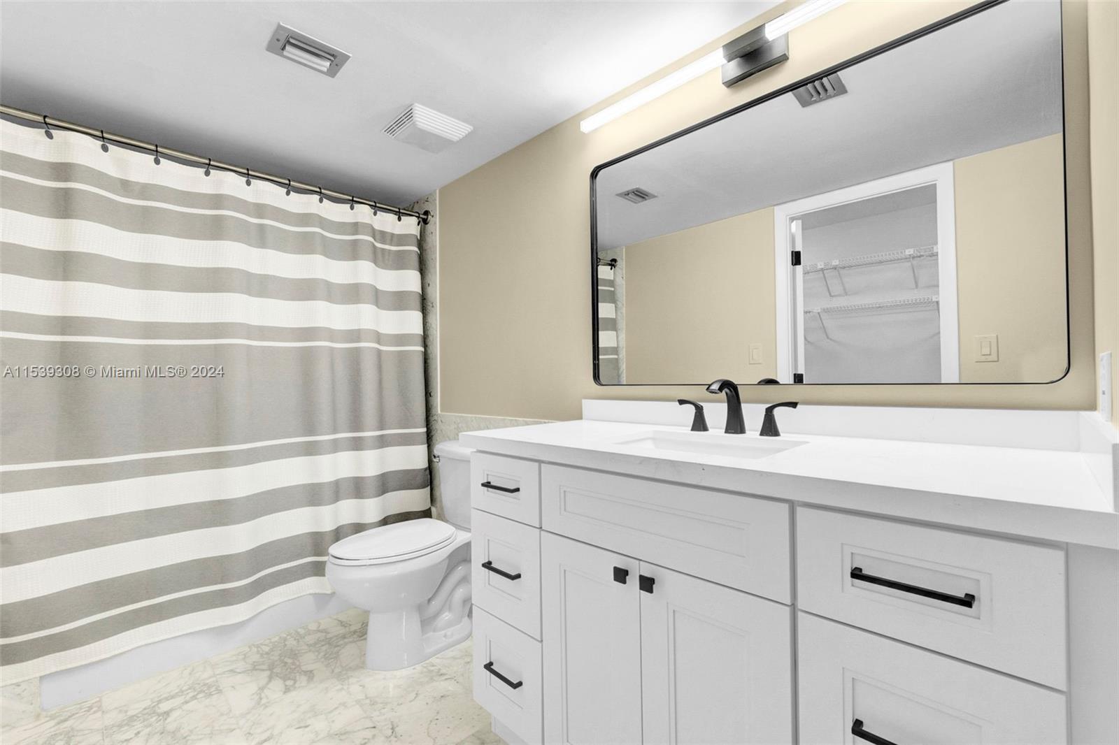 3200 Port Royale Dr N, Fort Lauderdale, FL, 33308 United States, 2 Bedrooms Bedrooms, ,2 BathroomsBathrooms,Residential,For Sale,Port Royale Dr N,A11539308