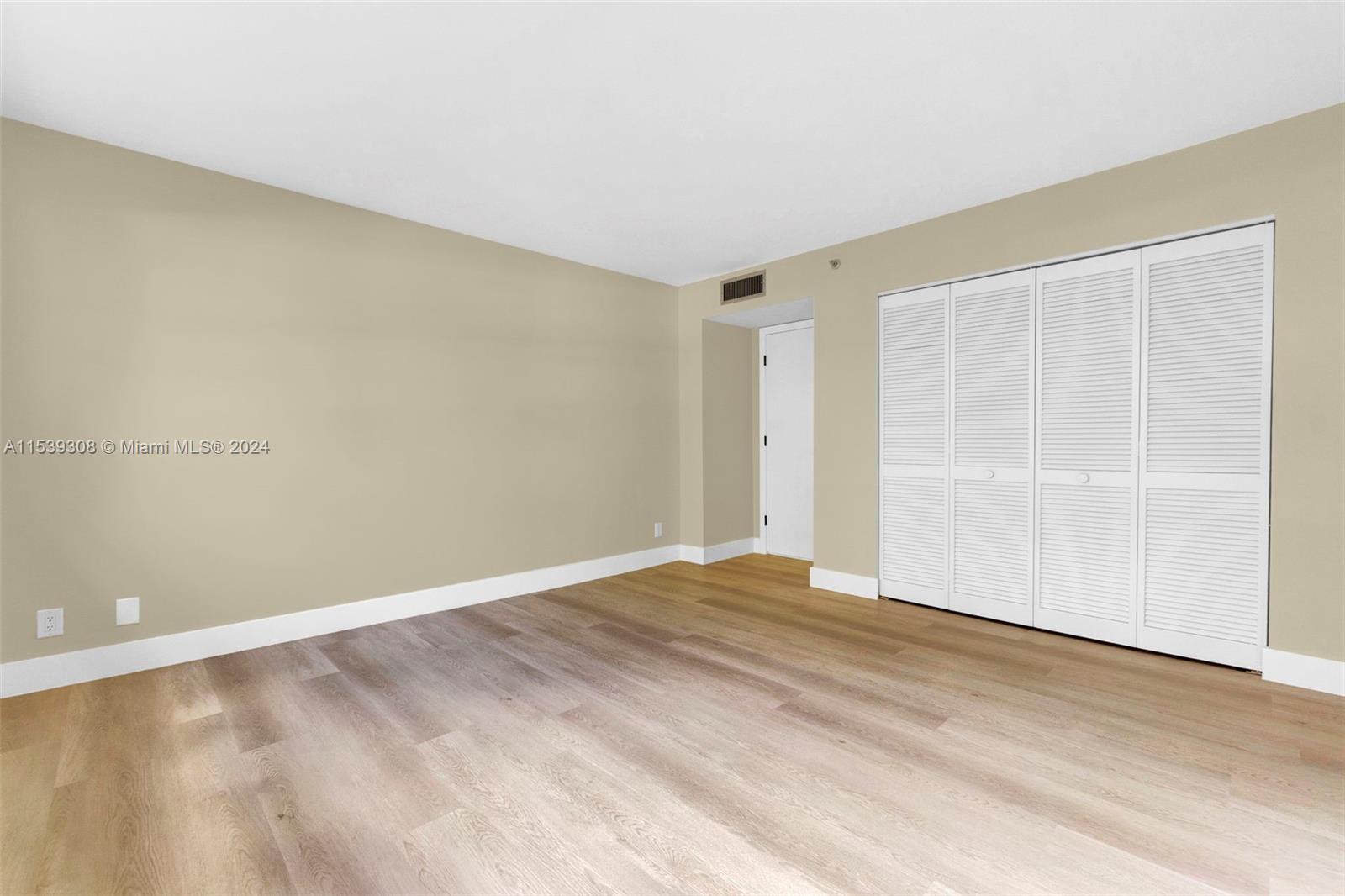 3200 Port Royale Dr N, Fort Lauderdale, FL, 33308 United States, 2 Bedrooms Bedrooms, ,2 BathroomsBathrooms,Residential,For Sale,Port Royale Dr N,A11539308