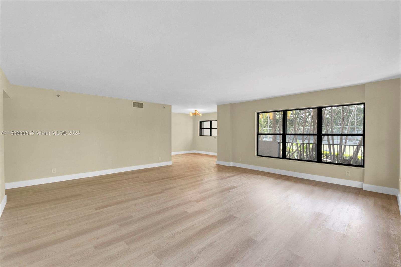 3200 Port Royale Dr N 207, Fort Lauderdale, Florida 33308, 2 Bedrooms Bedrooms, ,2 BathroomsBathrooms,Residential,For Sale,3200 Port Royale Dr N 207,A11539308