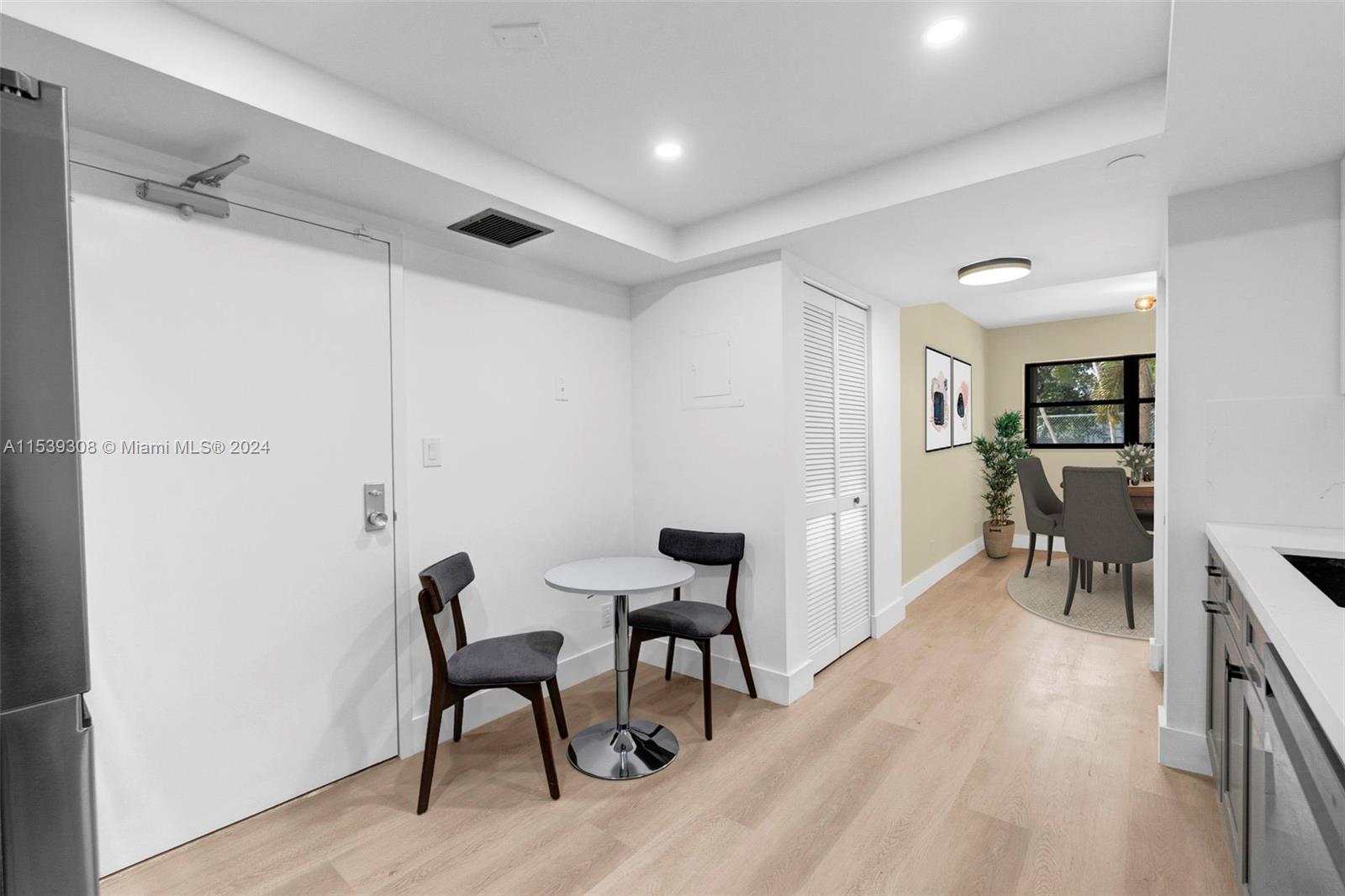 3200 Port Royale Dr N, Fort Lauderdale, FL, 33308 United States, 2 Bedrooms Bedrooms, ,2 BathroomsBathrooms,Residential,For Sale,Port Royale Dr N,A11539308